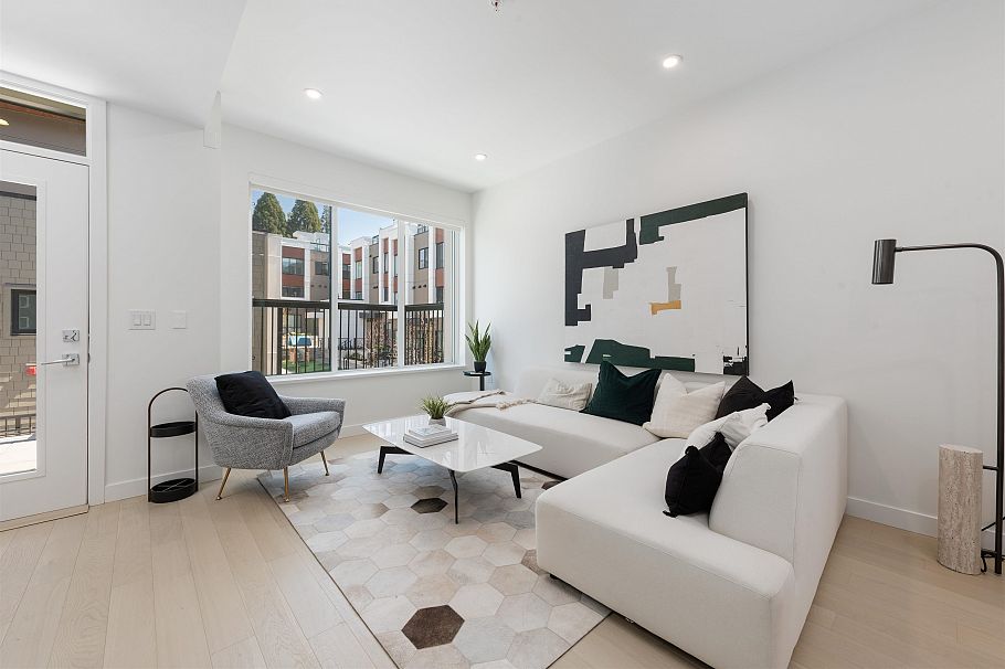 885 W 33rd Avenue Vancouver, BC - 2