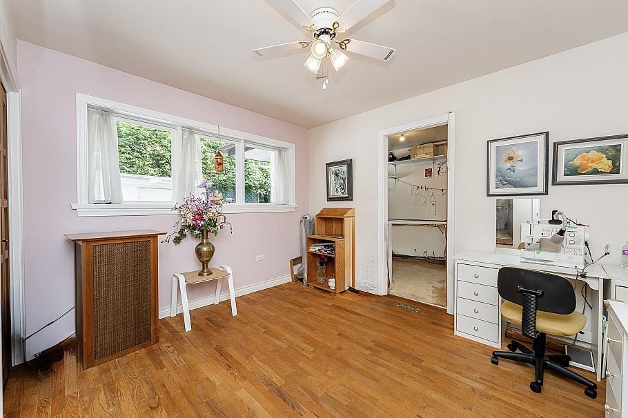 1110 Handsworth Road North Vancouver, BC - 18