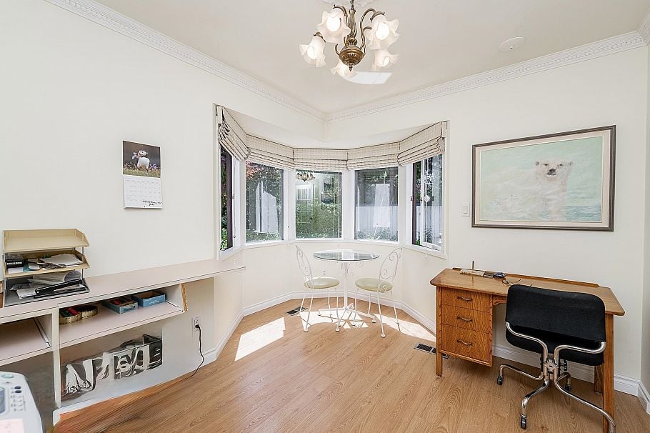 1110 Handsworth Road North Vancouver, BC - 17