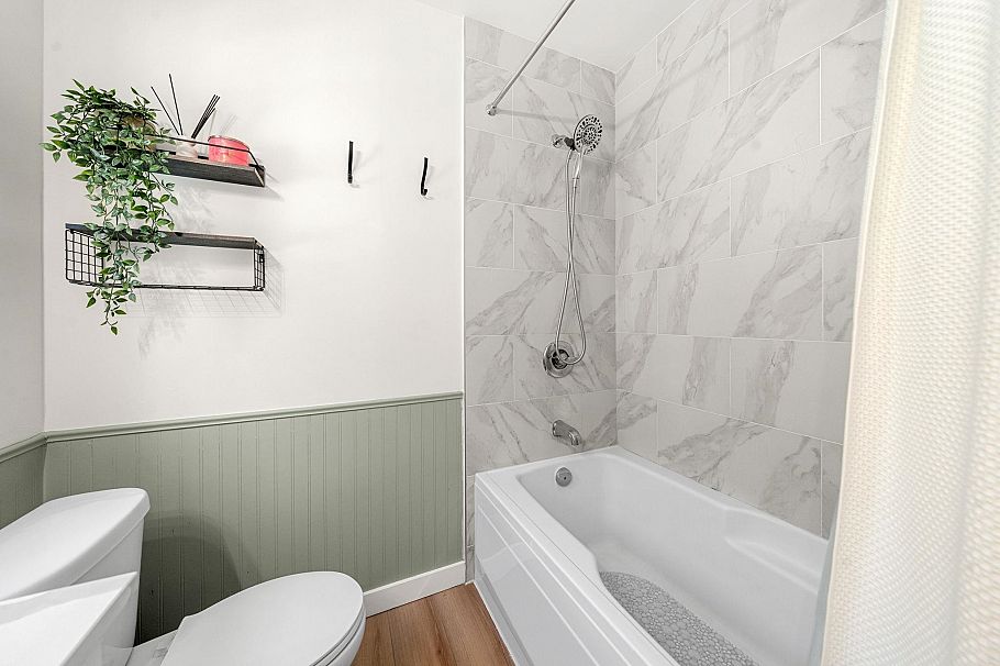 1206 Premier Street North Vancouver, BC - 22