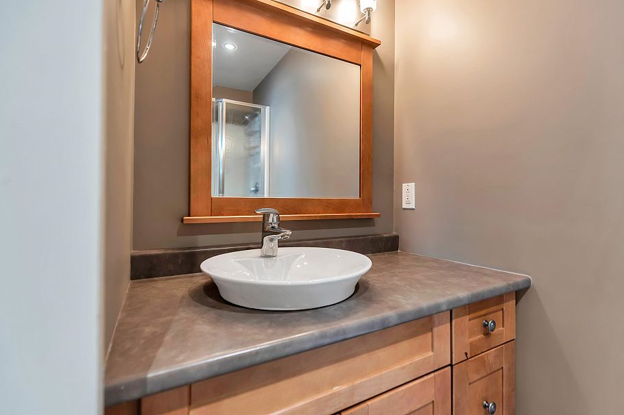 304 223 E Keith Road North Vancouver, BC - 24