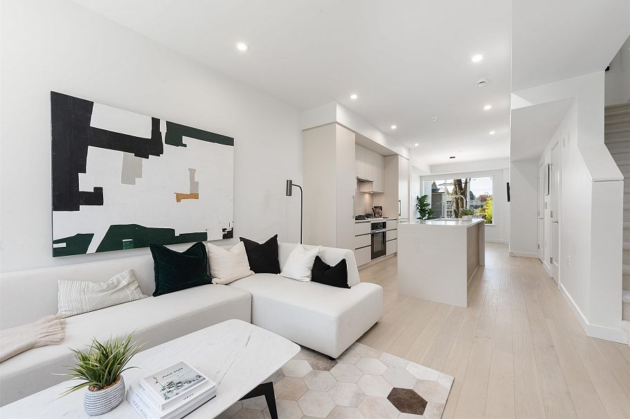 885 W 33rd Avenue Vancouver, BC - 1