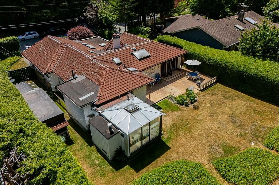1110 Handsworth Road North Vancouver, BC - 38