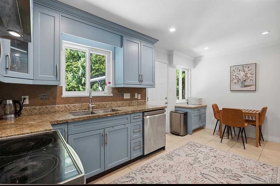 3693 Regent Avenue North Vancouver, BC - 12
