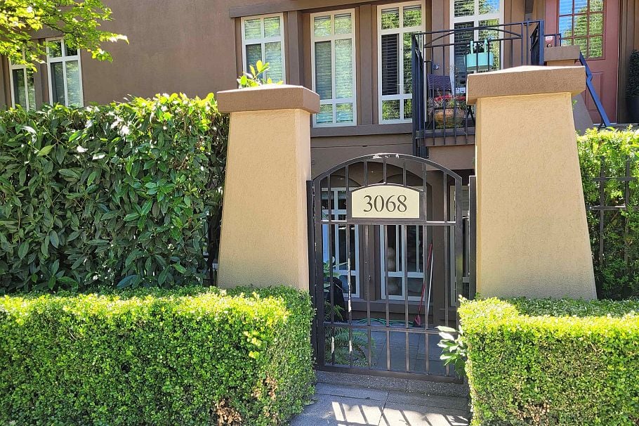 3068 W 4th Avenue Vancouver, BC - 1