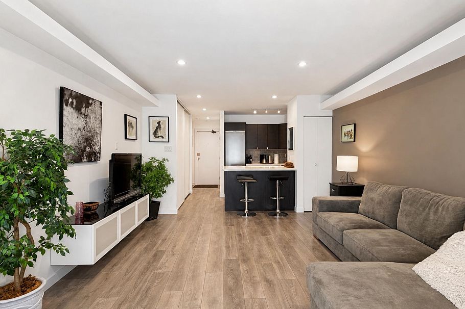 214 1545 E 2nd Avenue Vancouver, BC - 1