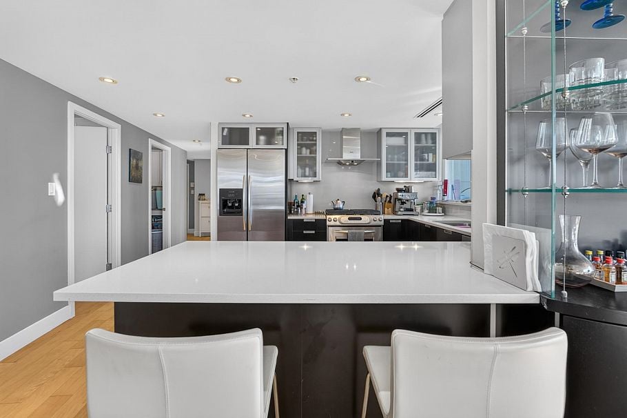 702 1205 W Hastings Street Vancouver, BC - 12