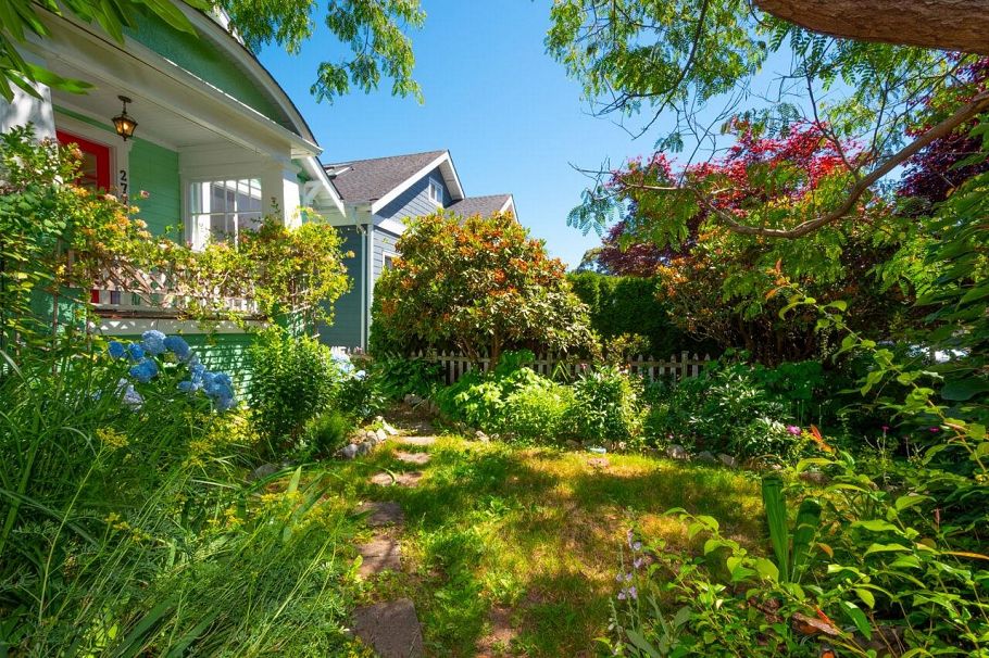 2777 Trinity Street Vancouver, BC - 2