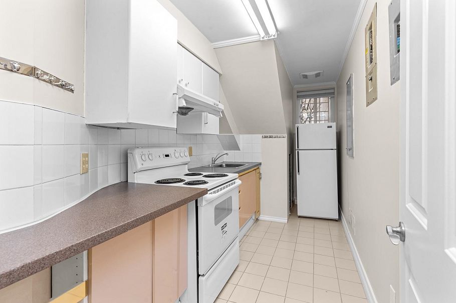 6968 Churchill Street Vancouver, BC - 38
