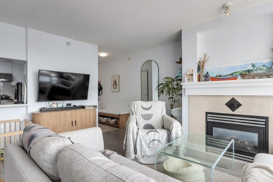1708 198 Aquarius Mews Vancouver, BC - 5