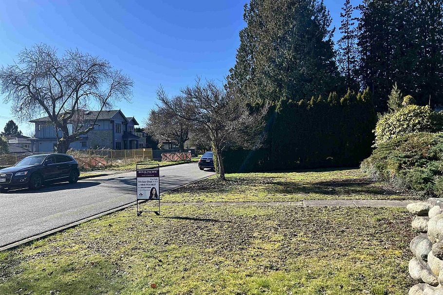 1315 W 58th Avenue Vancouver, BC - 4