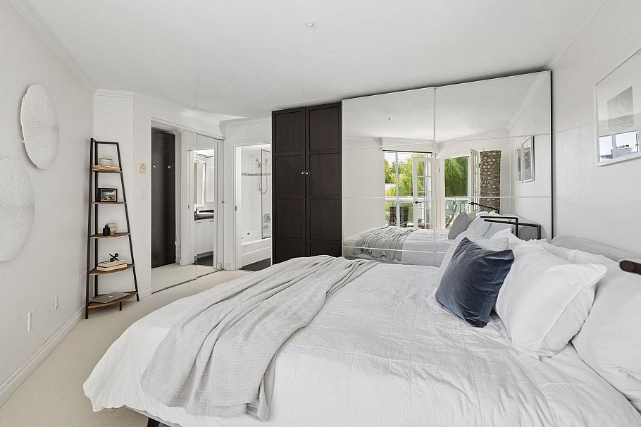 301 1502 Island Park Walk Vancouver, BC - 18