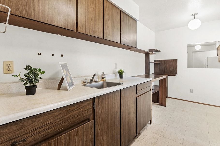 122 3461 East 49th Avenue Vancouver, BC - 24