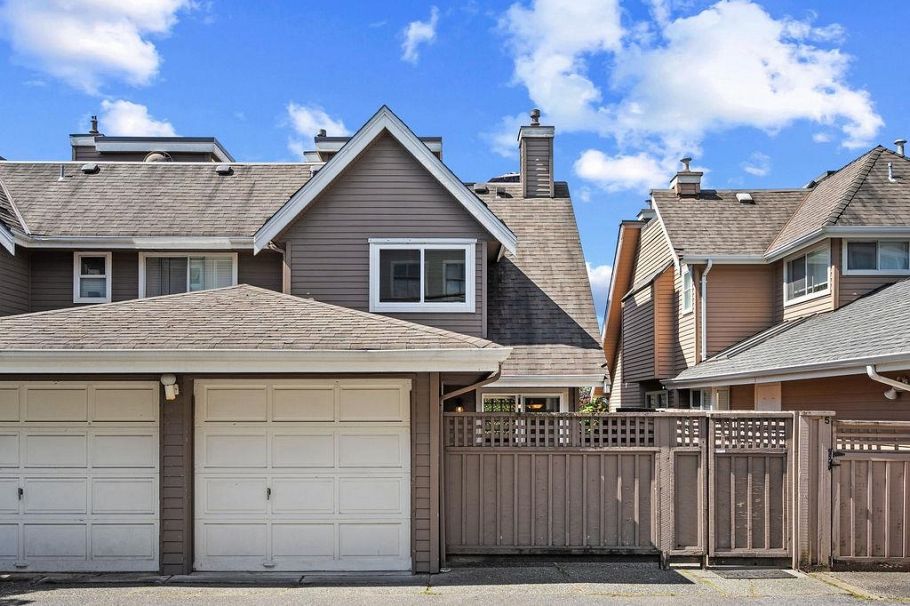 1 230 E Keith Road North Vancouver, BC - 32