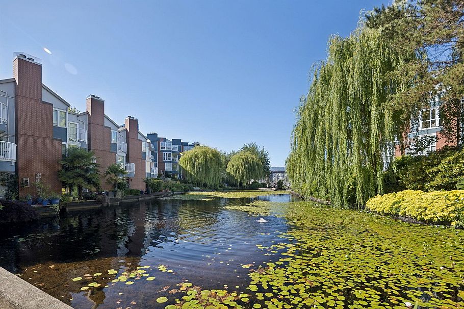 301 1502 Island Park Walk Vancouver, BC - 34