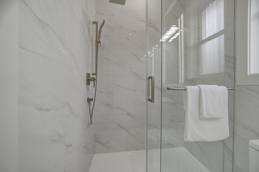 3112 W 42nd Avenue Vancouver, BC - 5