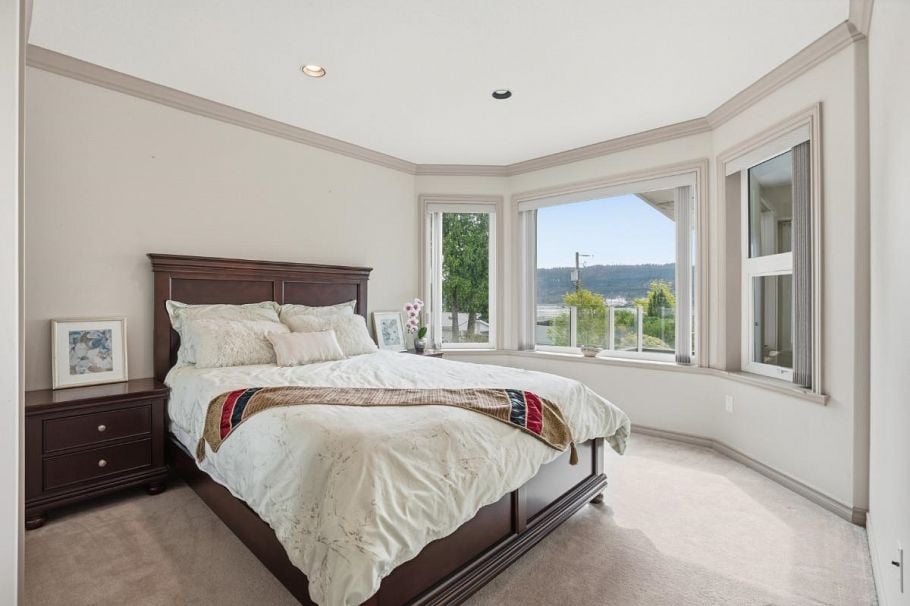 4493 Epps Avenue North Vancouver, BC - 27