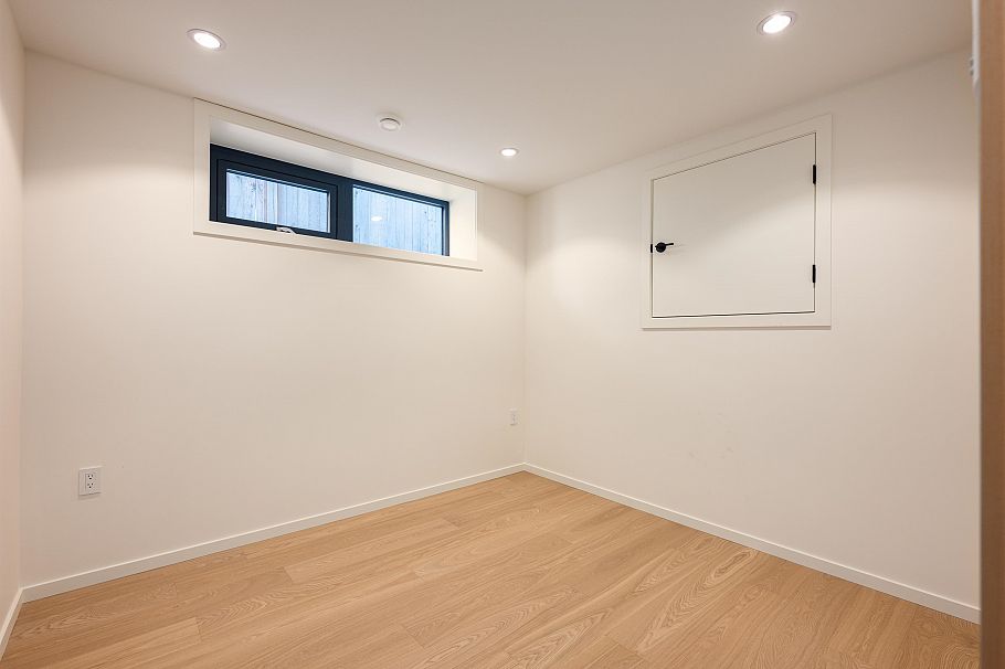 4475 Wallace Street Vancouver, BC - 32