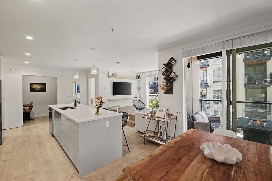 209 128 E 8th Street North Vancouver, BC - 15