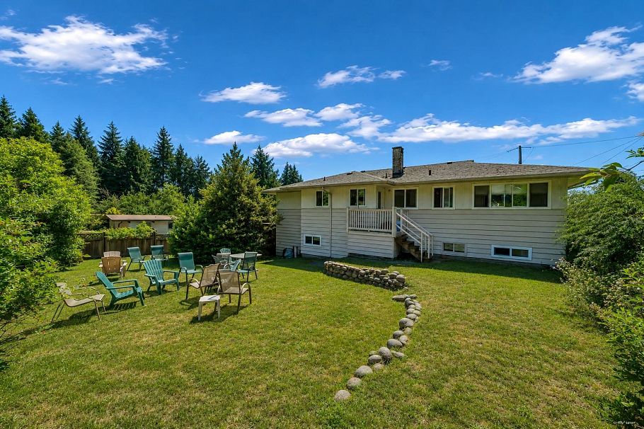 468 Saville Crescent North Vancouver, BC - 3