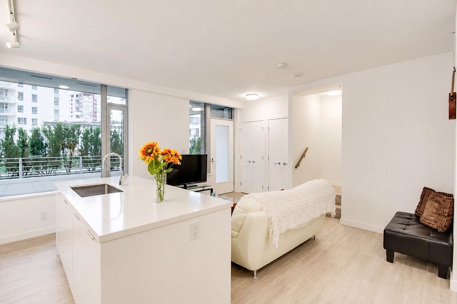 1618 Pullman Porter Street Vancouver, BC - 5