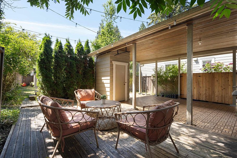 457 W 23rd Street North Vancouver, BC - 27