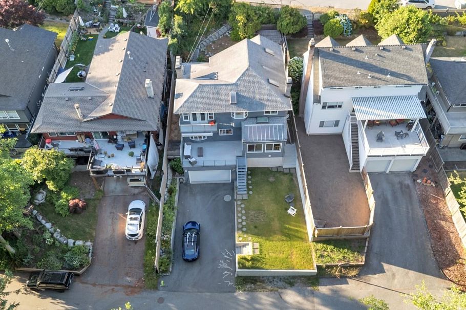 425 Tempe Crescent North Vancouver, BC - 5