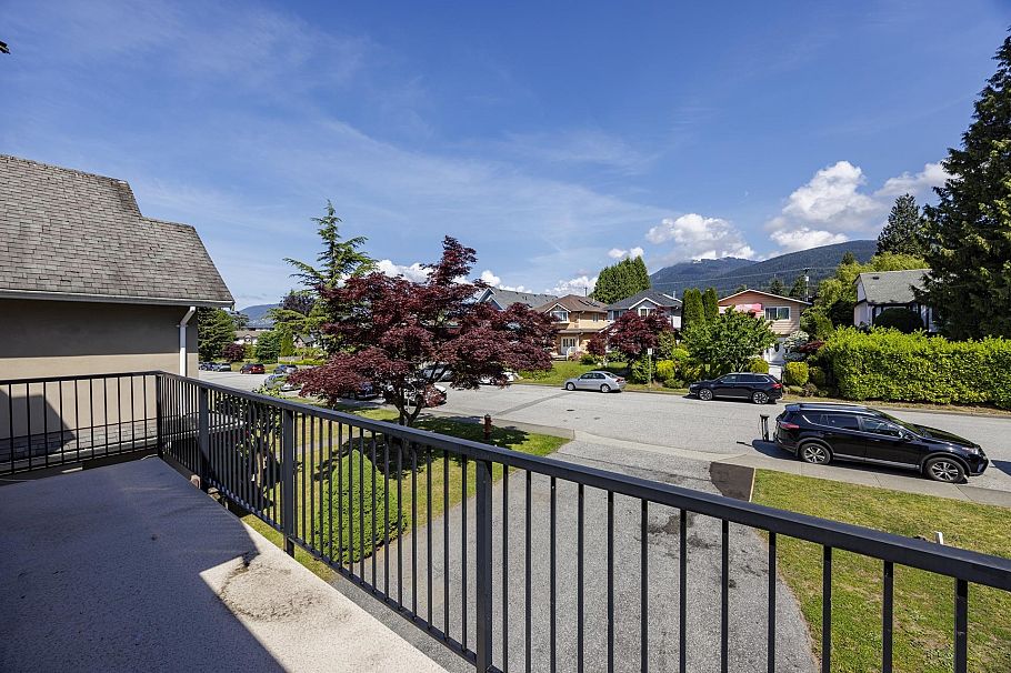 239 E 20th Street North Vancouver, BC - 22