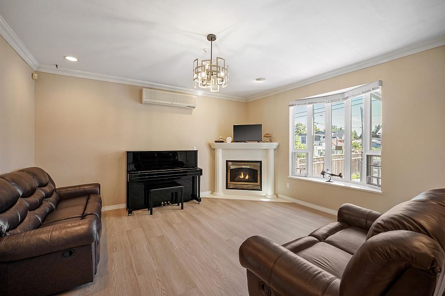 3978 Victoria Drive Vancouver, BC - 10