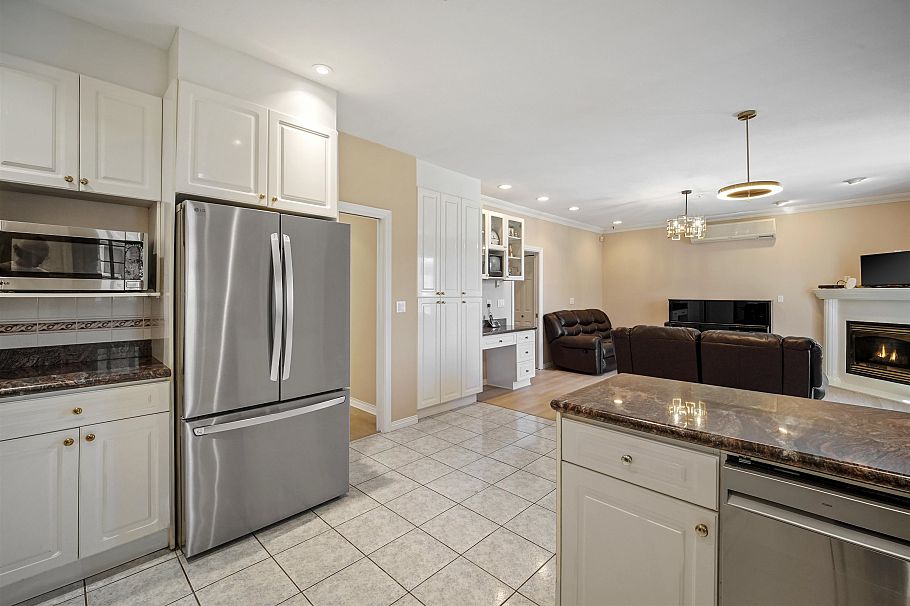 3978 Victoria Drive Vancouver, BC - 9
