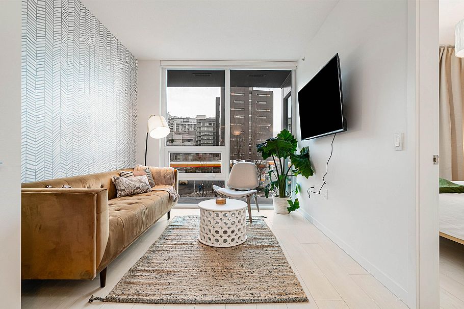 204 180 E 2nd Avenue Vancouver, BC - 2