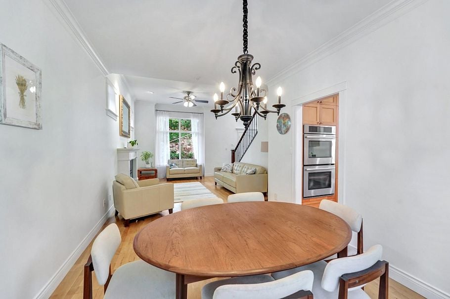 425 Tempe Crescent North Vancouver, BC - 14
