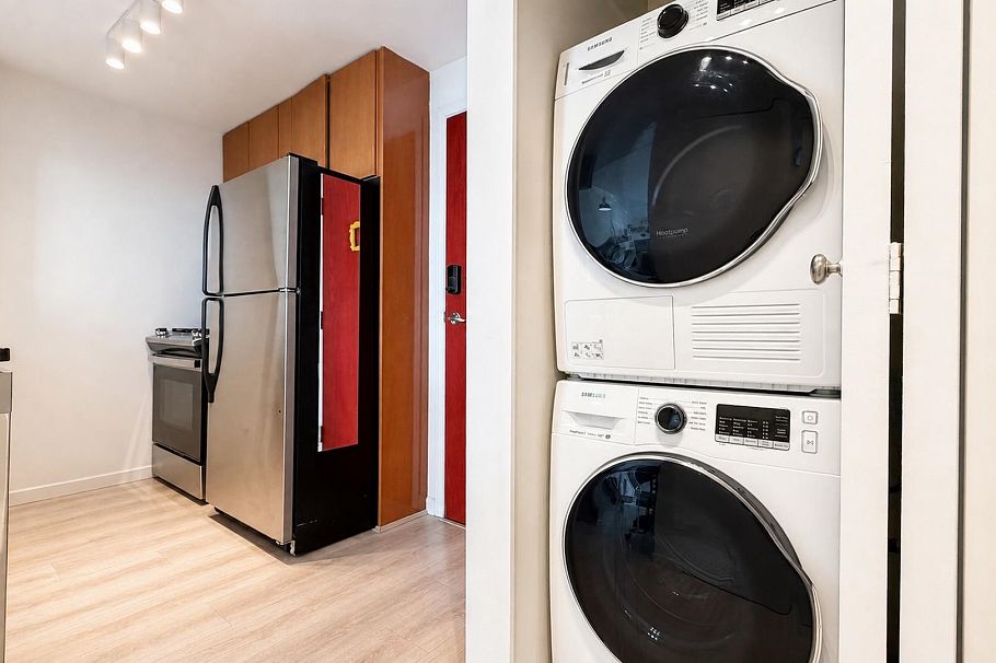 1702 928 Richards Street Vancouver, BC - 17