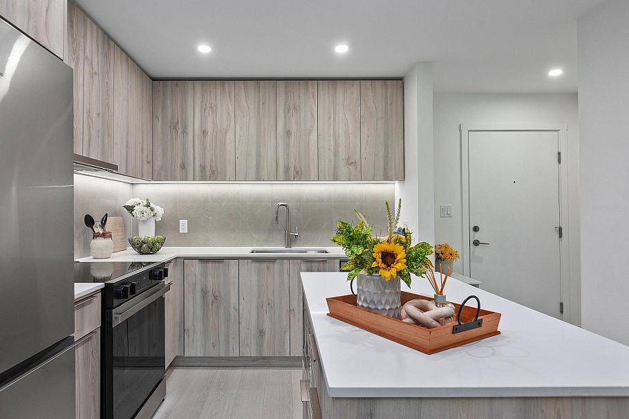 203 3596 Malsum Drive North Vancouver, BC - 4