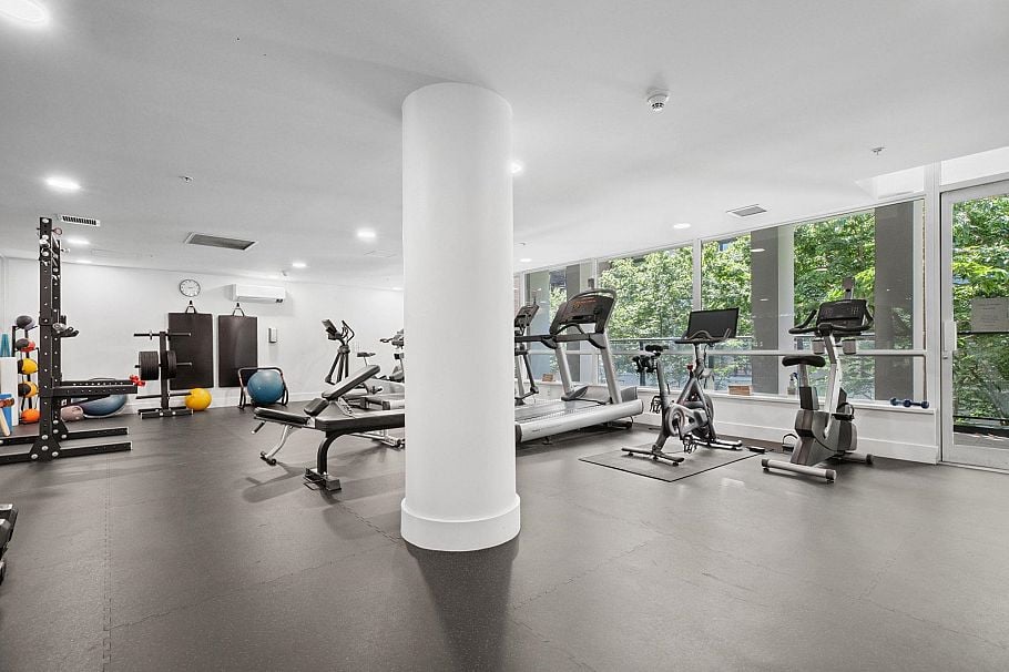 102 128 Athletes Way Vancouver, BC - 30