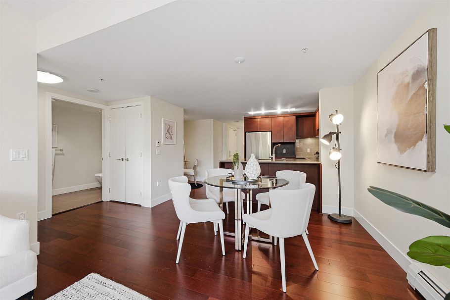 205 158 W 13th Street North Vancouver, BC - 12