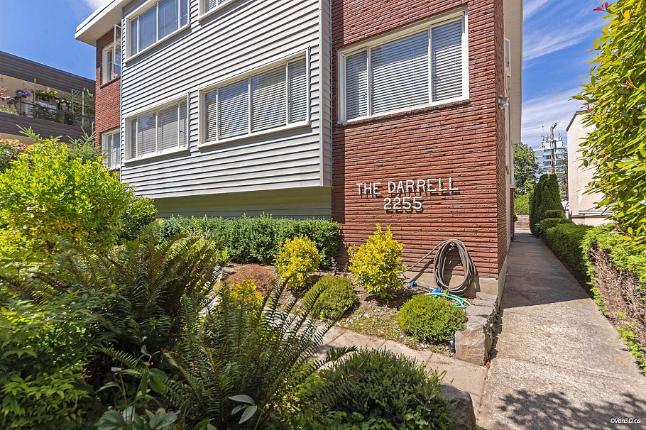 3 2255 W 40th Avenue Vancouver, BC - 2