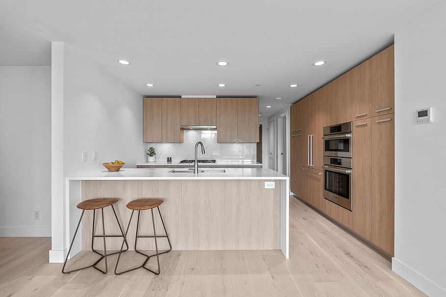 404 1210 E 27th Street North Vancouver, BC - 8
