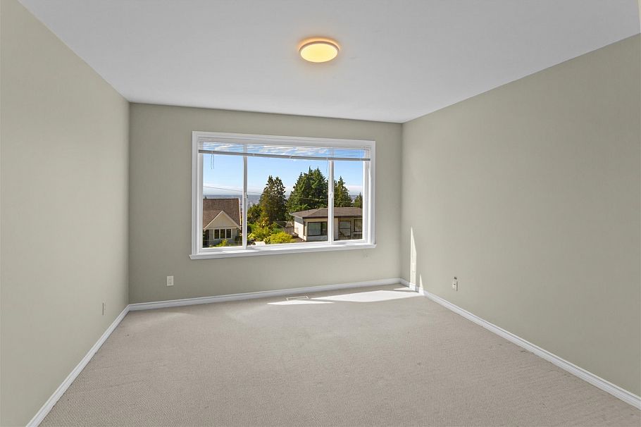 186 E Braemar Road Vancouver, BC - 9