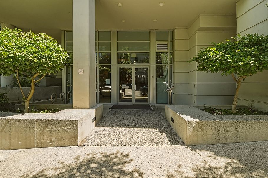 2106 1211 Melville Street Vancouver, BC - 25