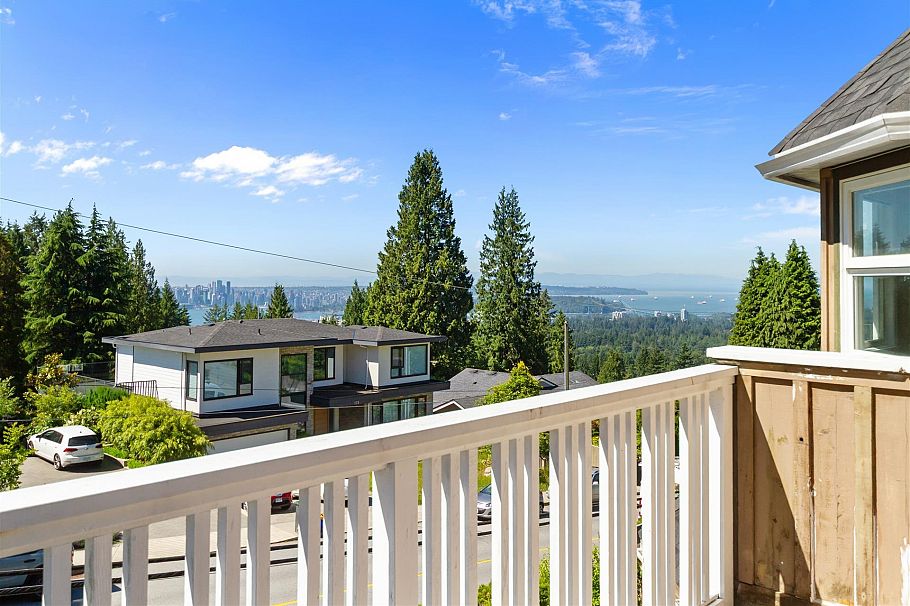186 E Braemar Road Vancouver, BC - 7