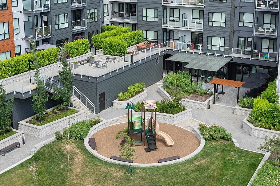 203 3596 Malsum Drive North Vancouver, BC - 28