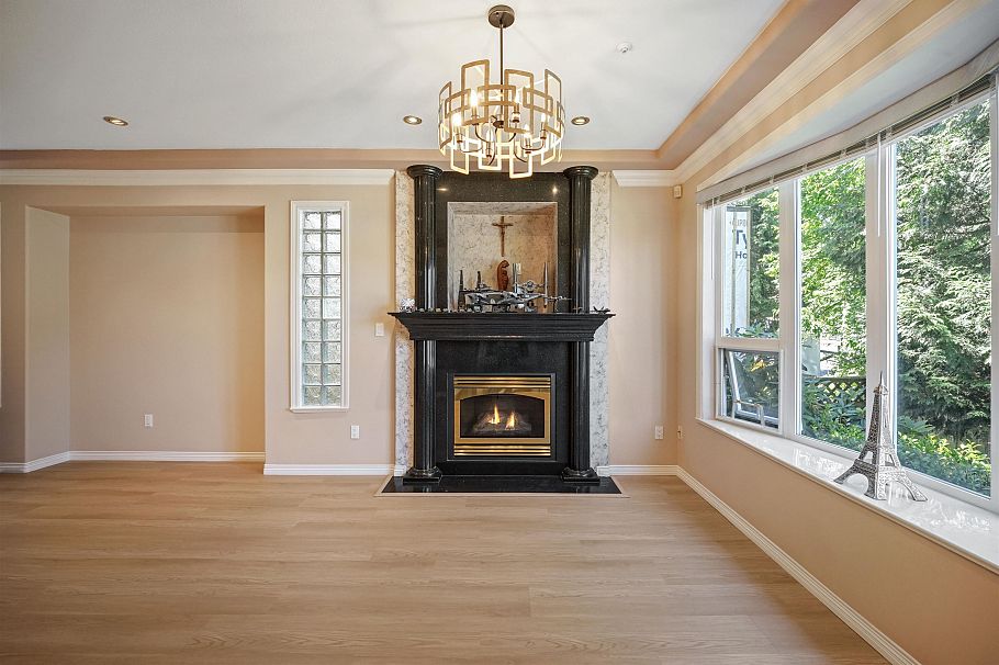 3978 Victoria Drive Vancouver, BC - 5