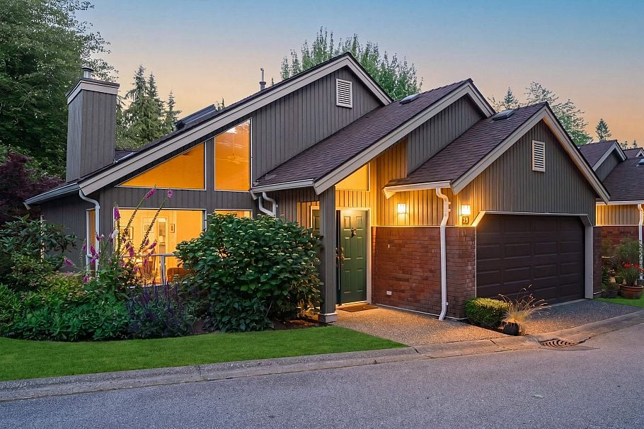 29 4055 Indian River Drive North Vancouver, BC - 2