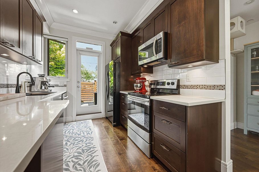 1181 E 19th Avenue Vancouver, BC - 12