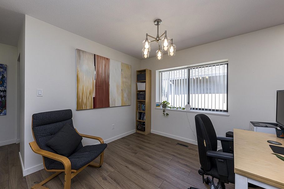 239 E 20th Street North Vancouver, BC - 10