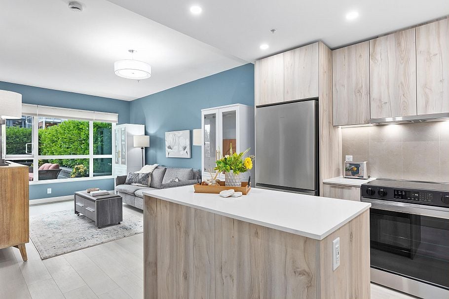203 3596 Malsum Drive North Vancouver, BC - 2
