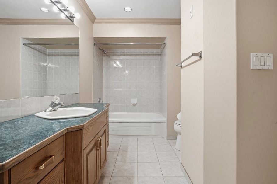 4493 Epps Avenue North Vancouver, BC - 29