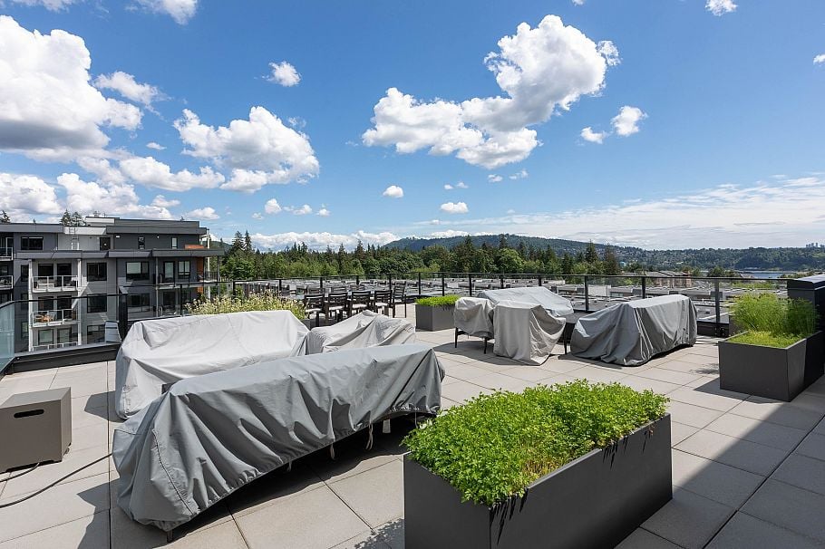 203 3596 Malsum Drive North Vancouver, BC - 26