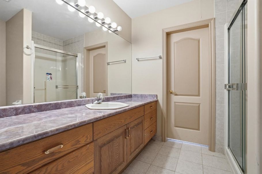 4493 Epps Avenue North Vancouver, BC - 34
